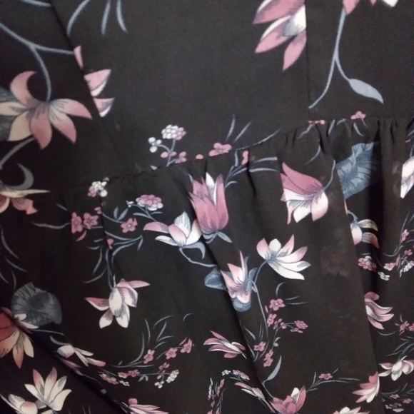 City Chic Black Floral Dress Size 14 - Picture 2 of 5